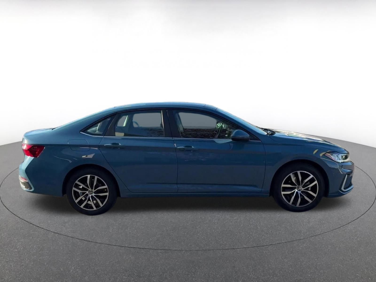 Thumbnail: 2025 Volkswagen Jetta - 16