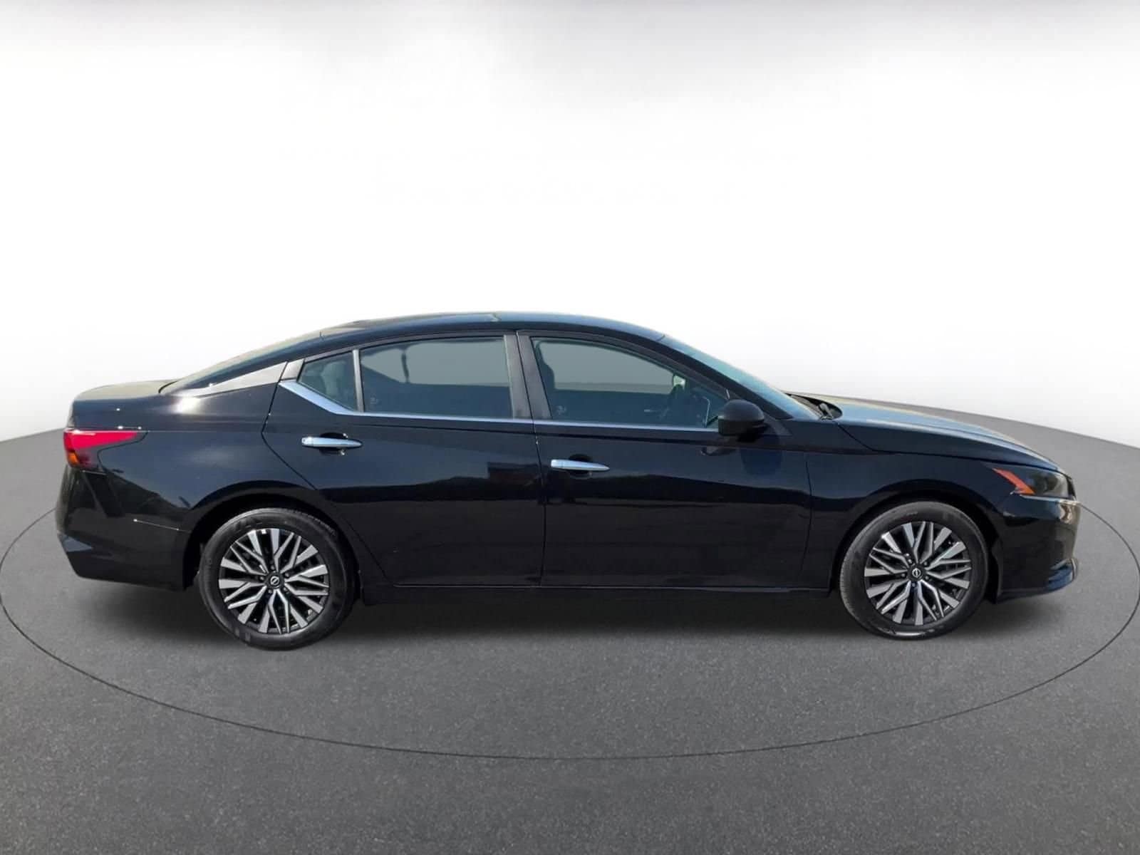 Thumbnail: 2025 Nissan Altima - 16