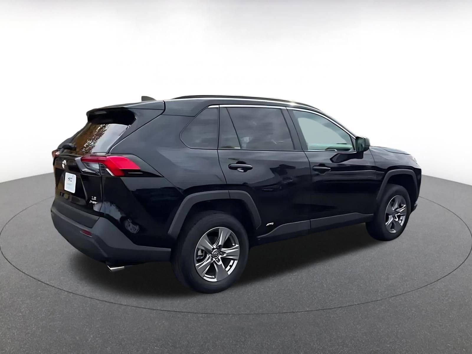 Thumbnail: 2025 Toyota RAV4 - 15