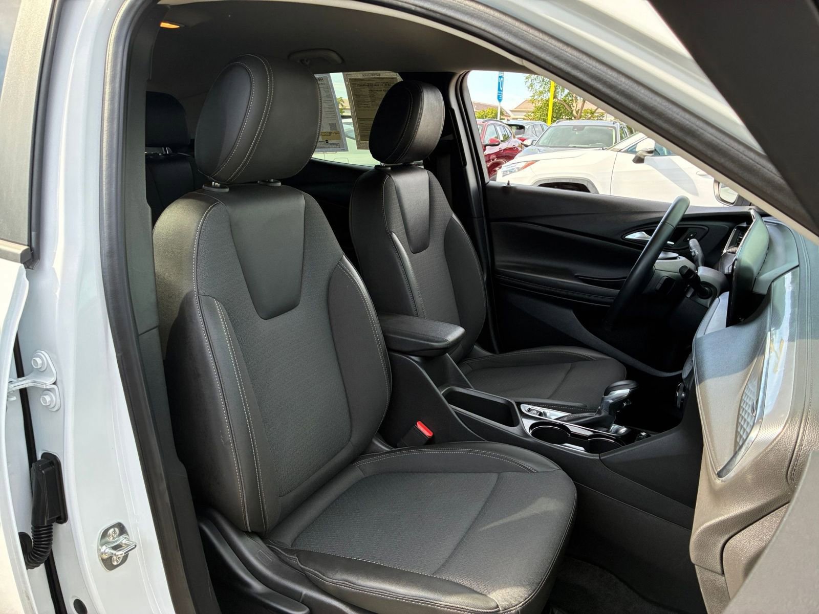 Thumbnail: 2025 Buick Encore GX - 34