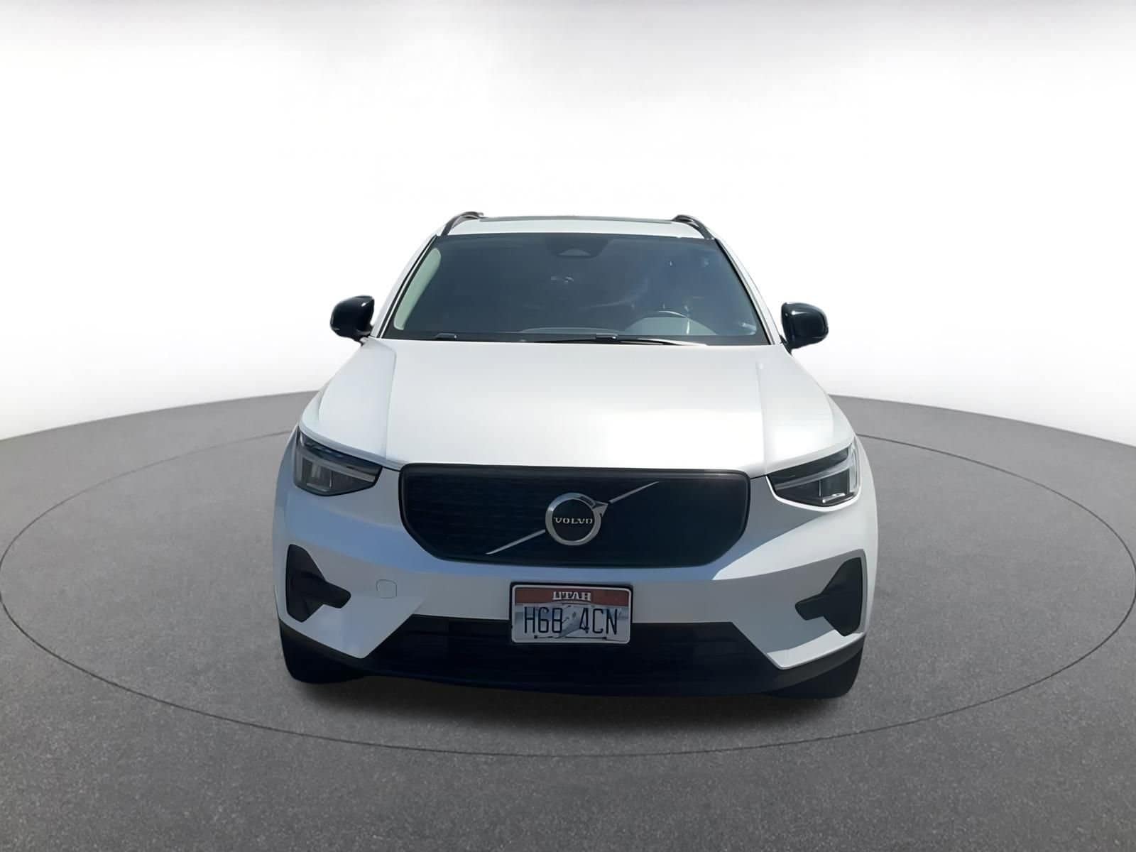 Thumbnail: 2024 Volvo XC40 - 4