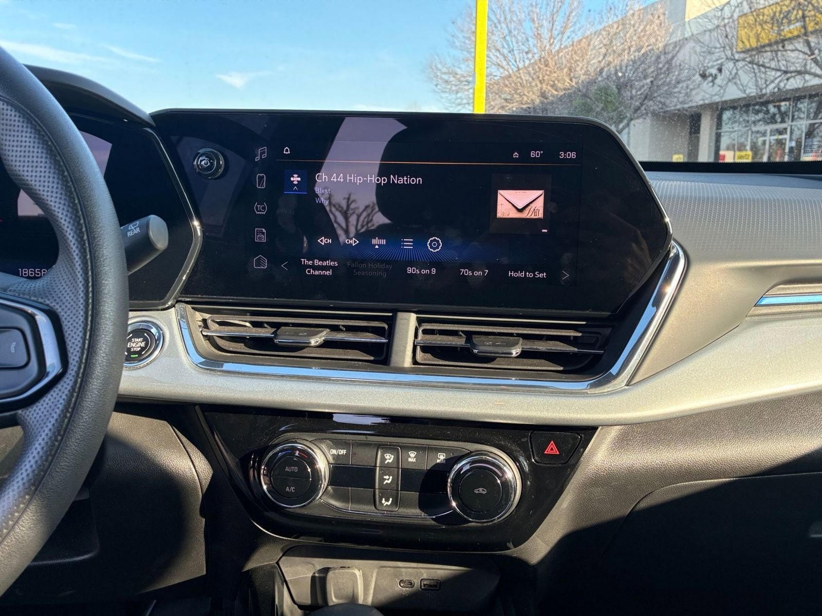 Thumbnail: 2025 Chevrolet Trax - 18