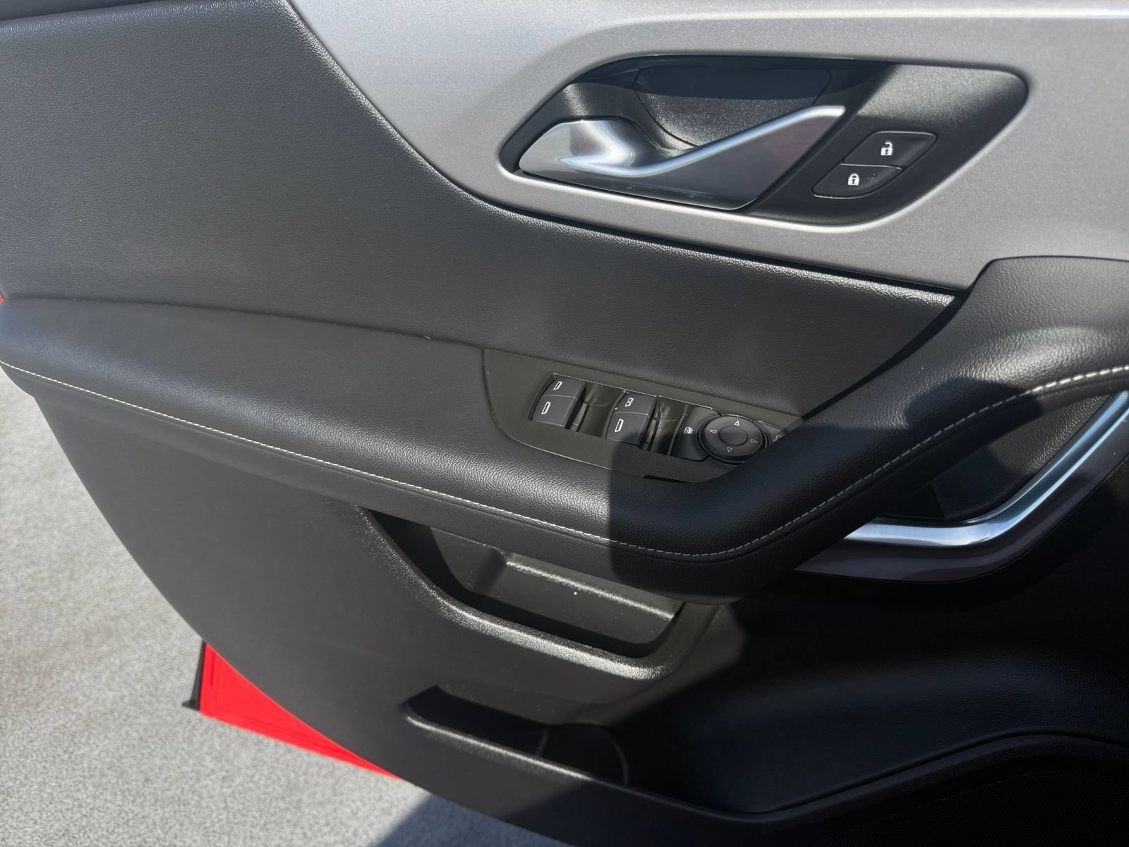 Thumbnail: 2025 Chevrolet Blazer - 18