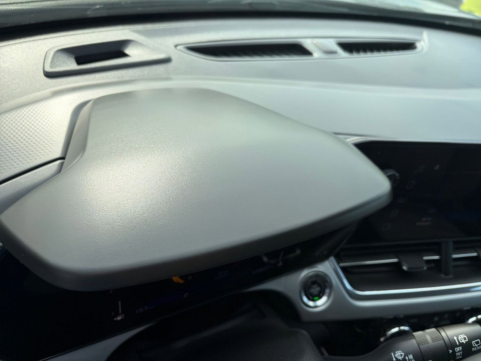 Thumbnail: 2025 Chevrolet Trax - 32