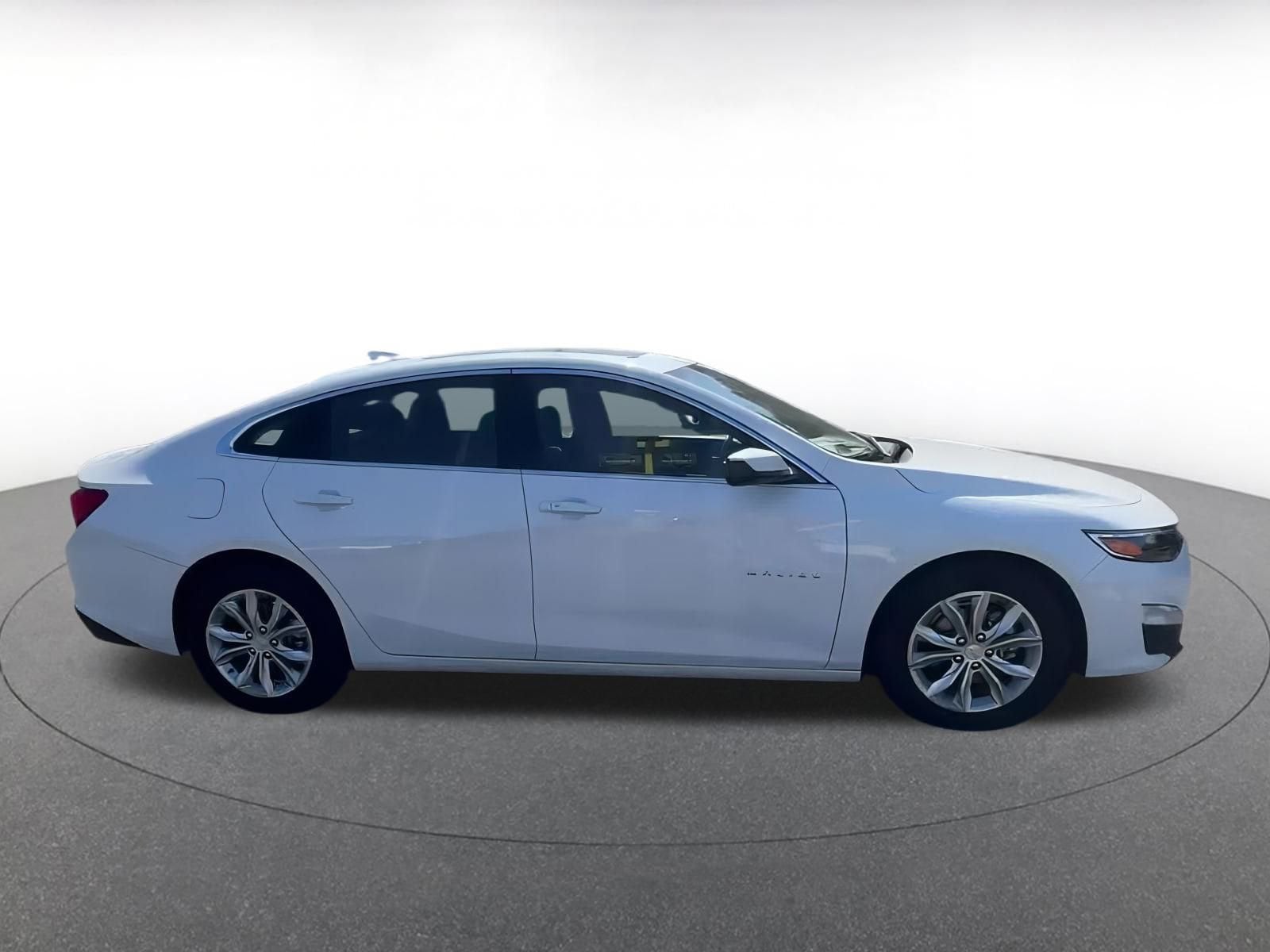 Thumbnail: 2024 Chevrolet Malibu - 11