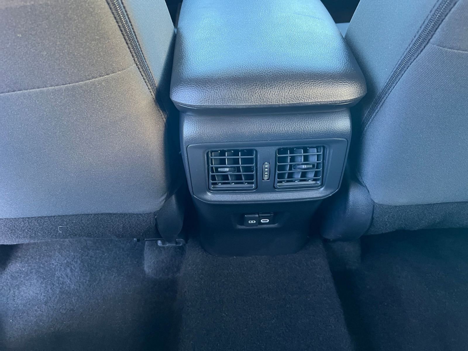 Thumbnail: 2025 Toyota RAV4 - 24