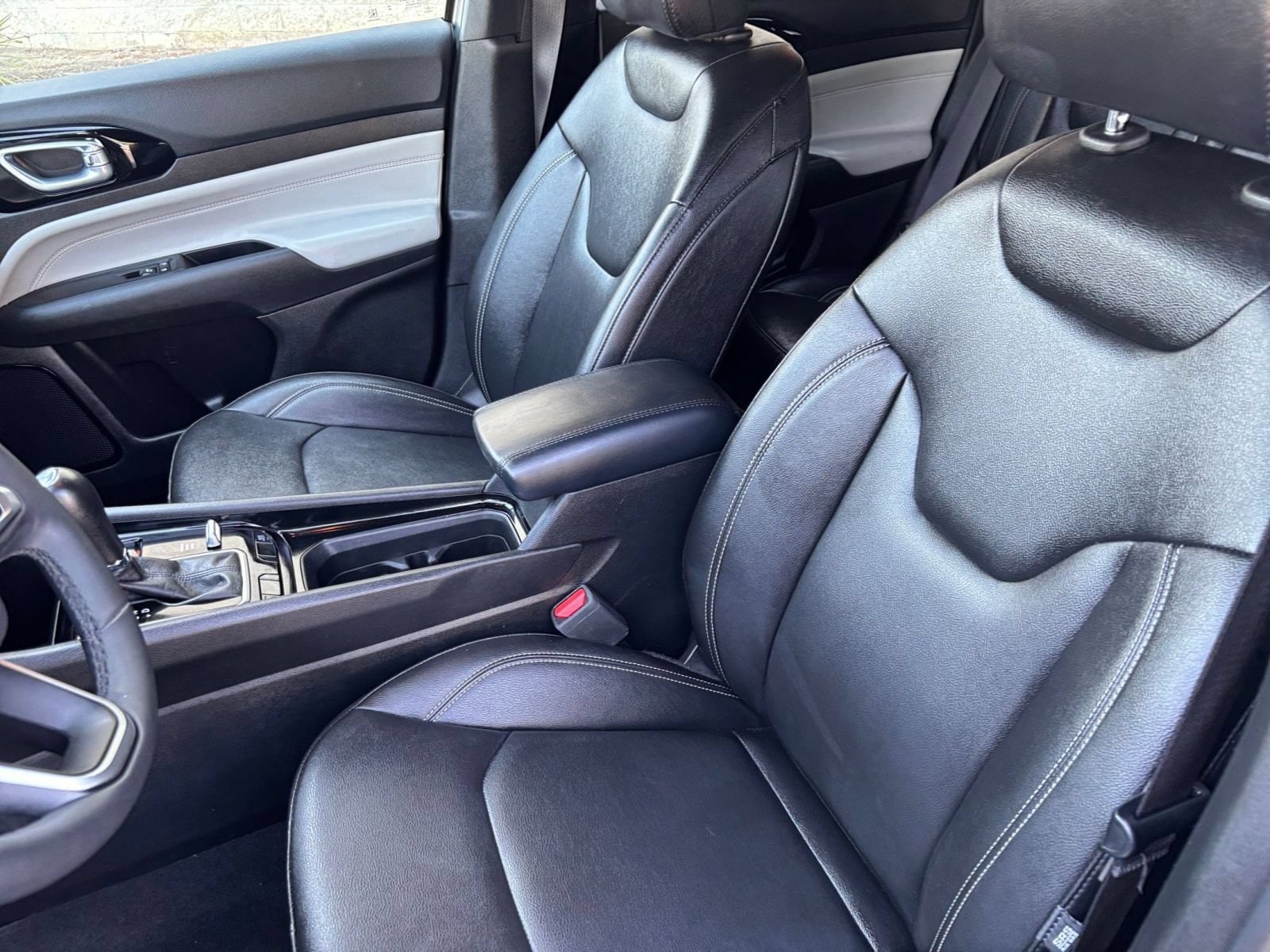 Thumbnail: 2025 Jeep Compass - 32