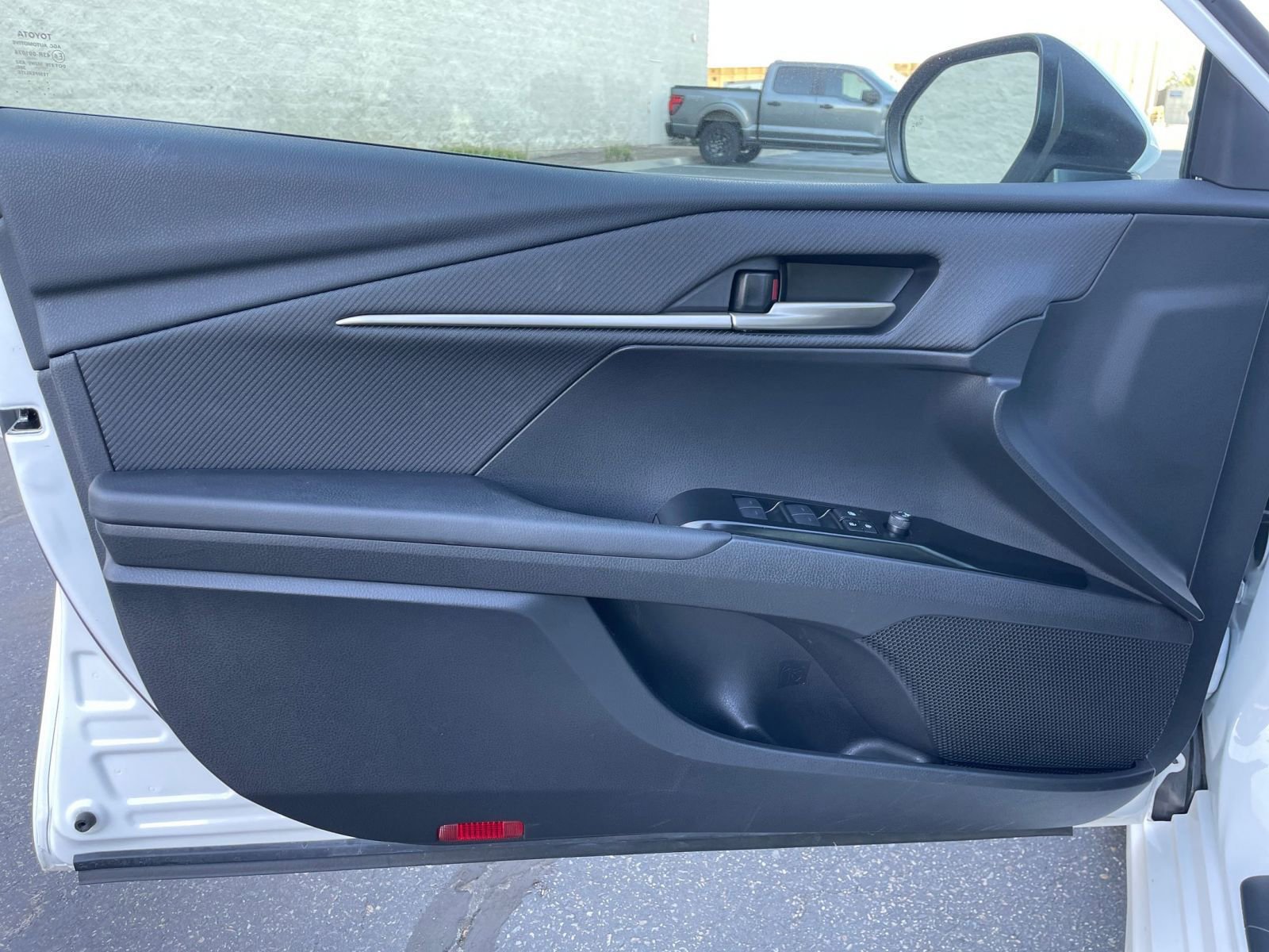 Thumbnail: 2025 Toyota Camry - 18