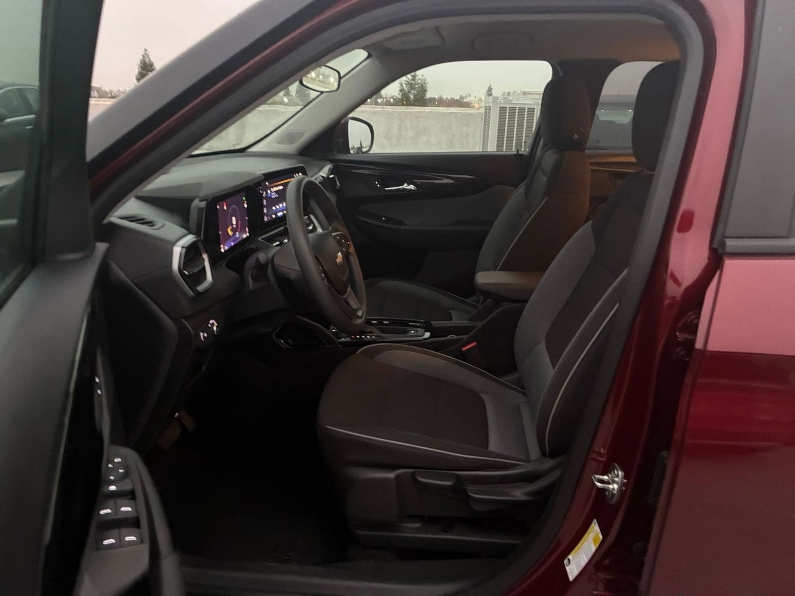 Thumbnail: 2025 Chevrolet TrailBlazer - 24