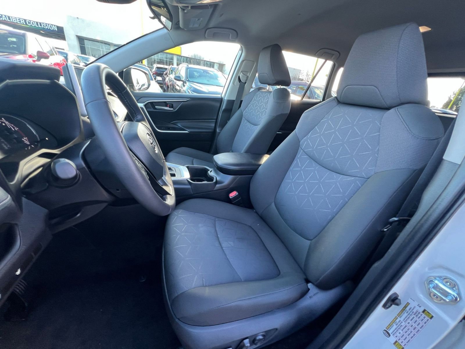 Thumbnail: 2025 Toyota RAV4 - 27