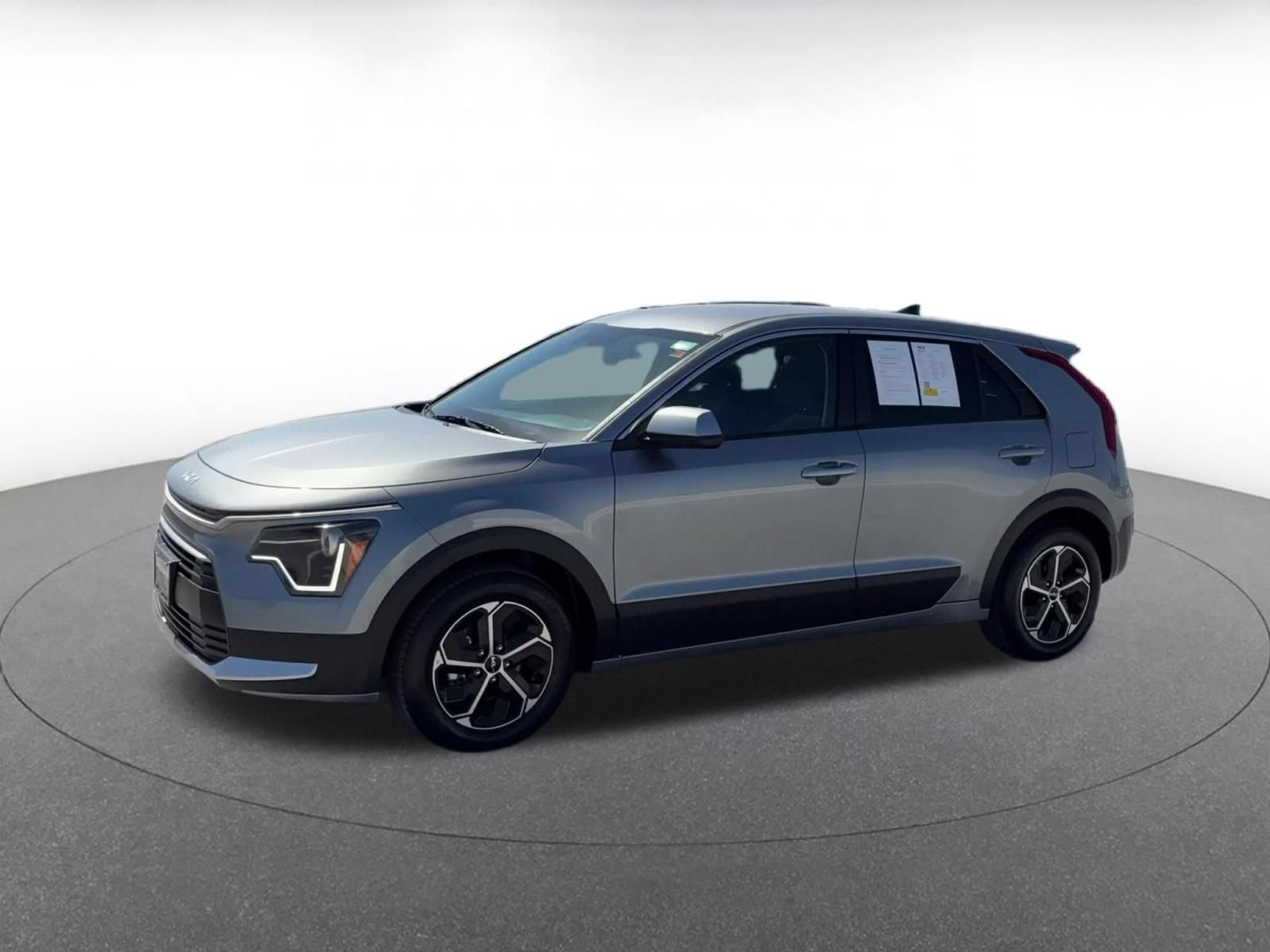 Thumbnail: 2026 Kia Niro - 8