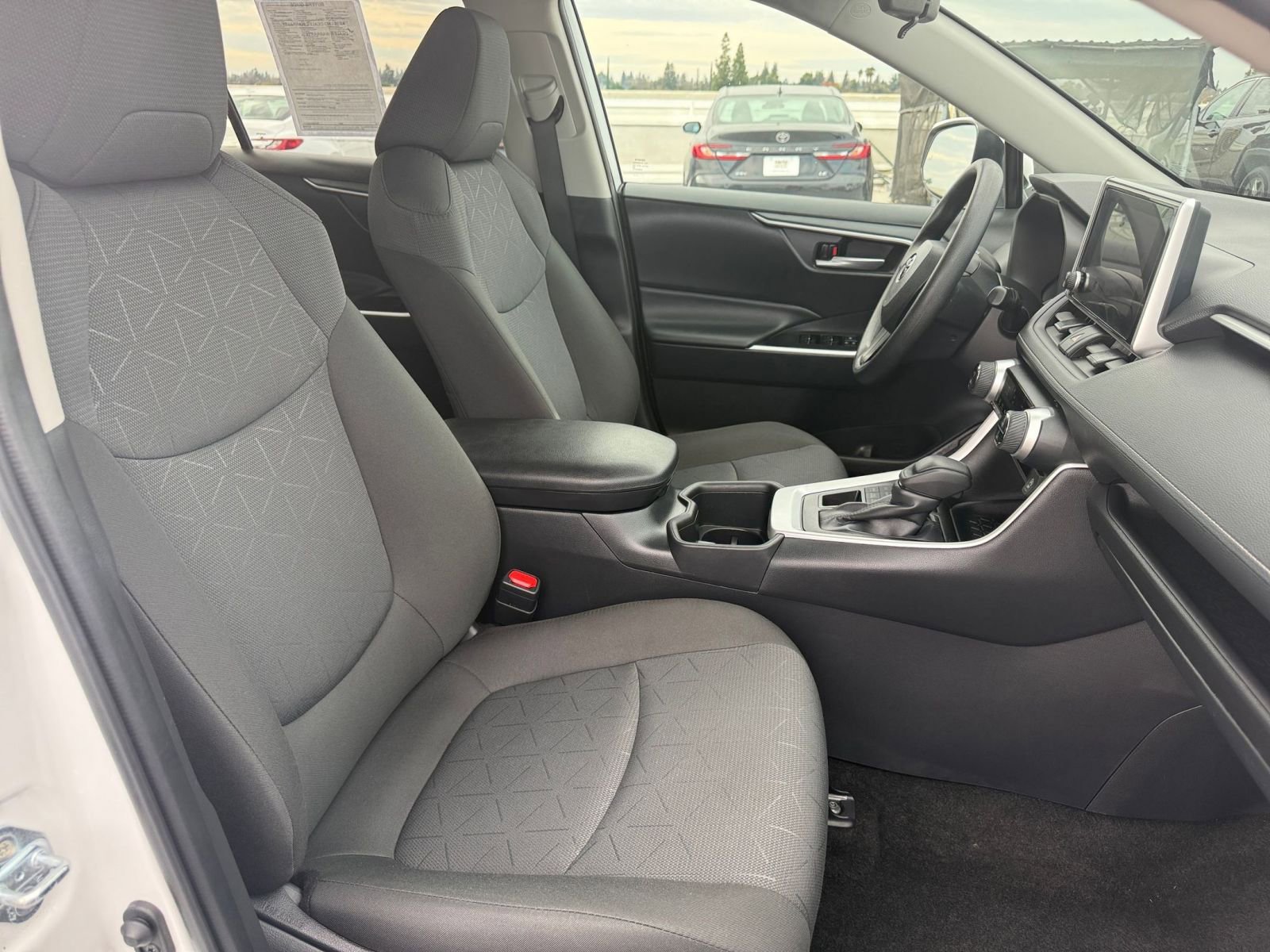 Thumbnail: 2025 Toyota RAV4 - 35