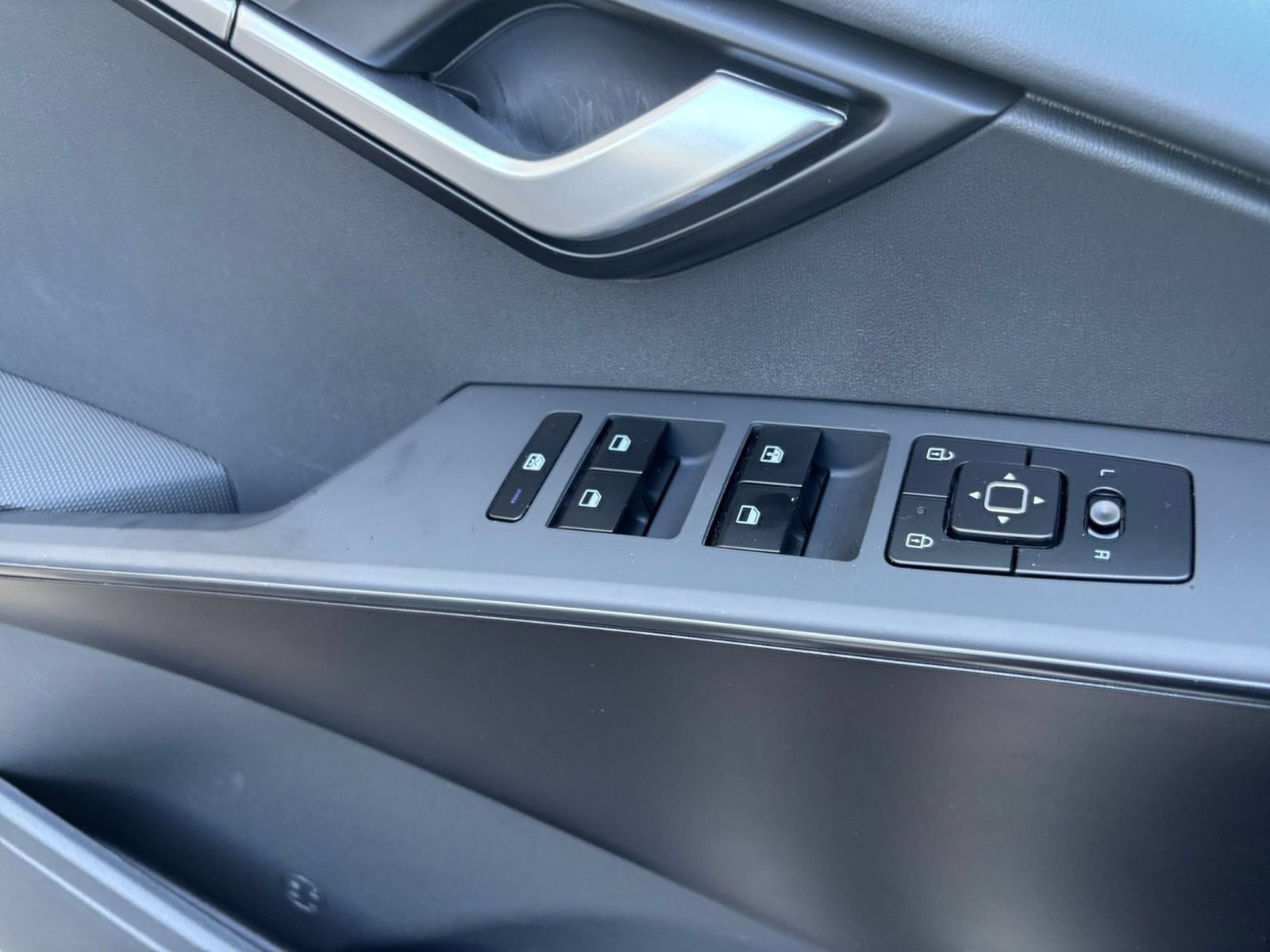Thumbnail: 2026 Kia Niro - 18
