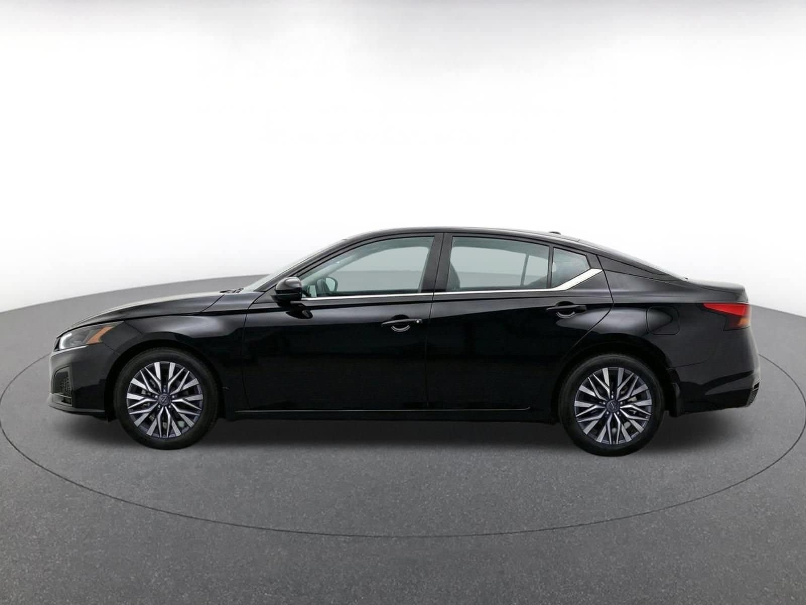 Thumbnail: 2025 Nissan Altima - 4
