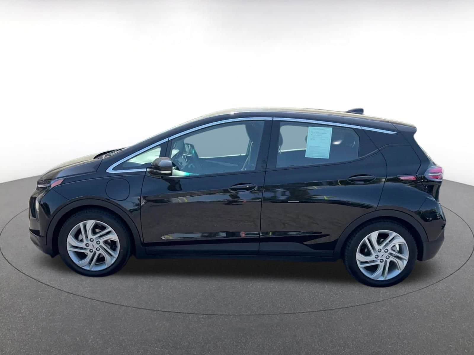 Thumbnail: 2023 Chevrolet Bolt EV - 9