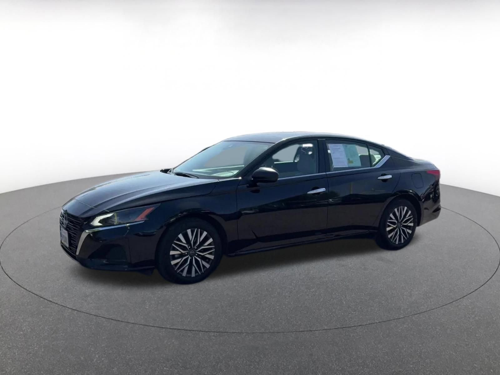 Thumbnail: 2025 Nissan Altima - 8
