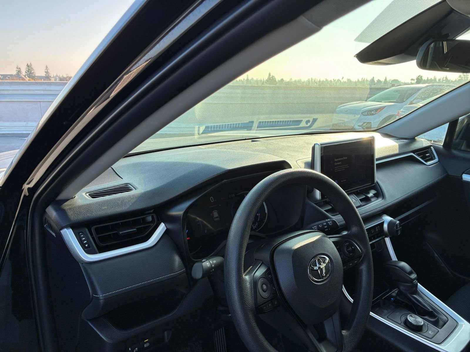 Thumbnail: 2025 Toyota RAV4 - 33