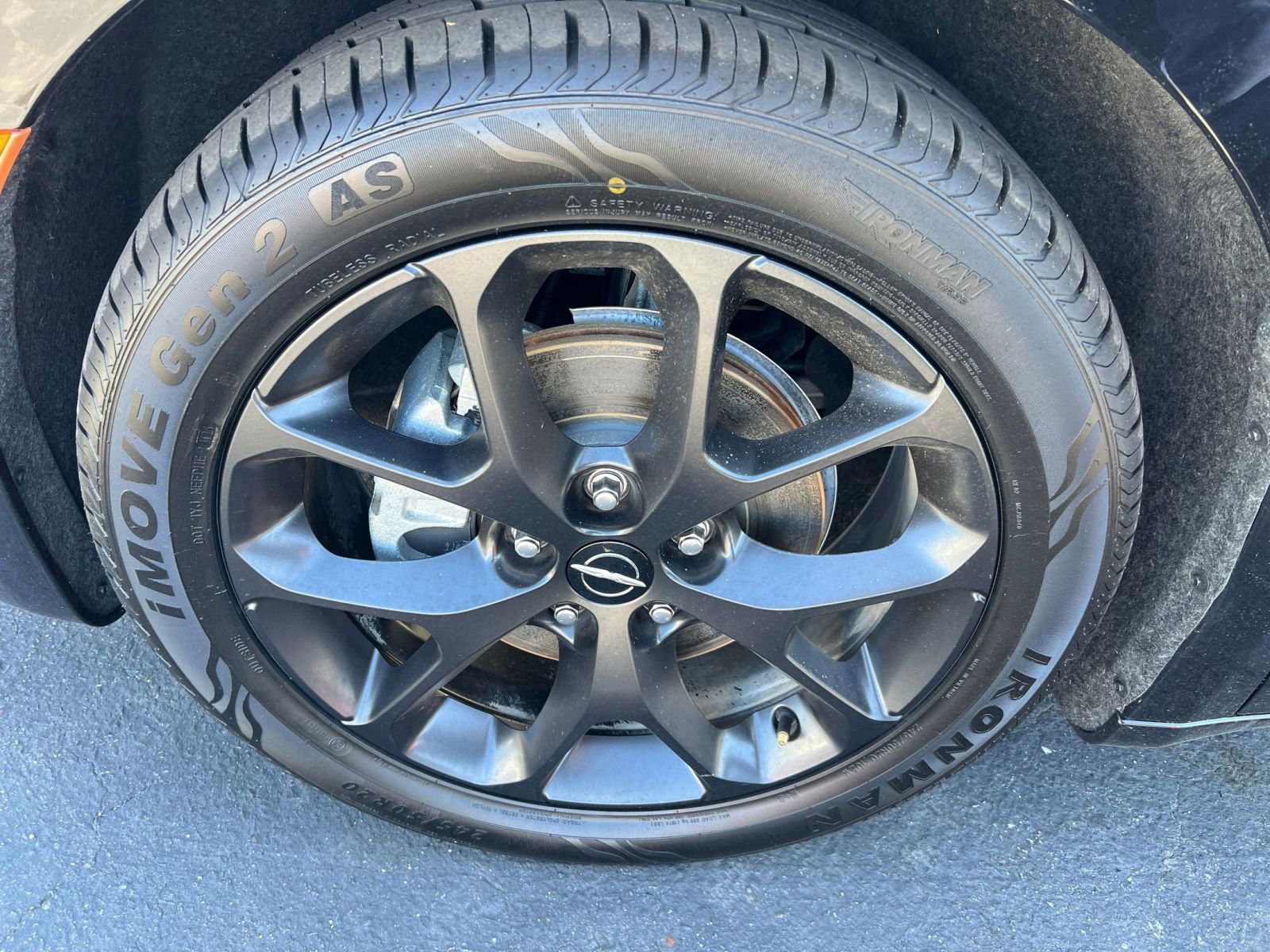 Thumbnail: 2025 Chrysler Pacifica - 32