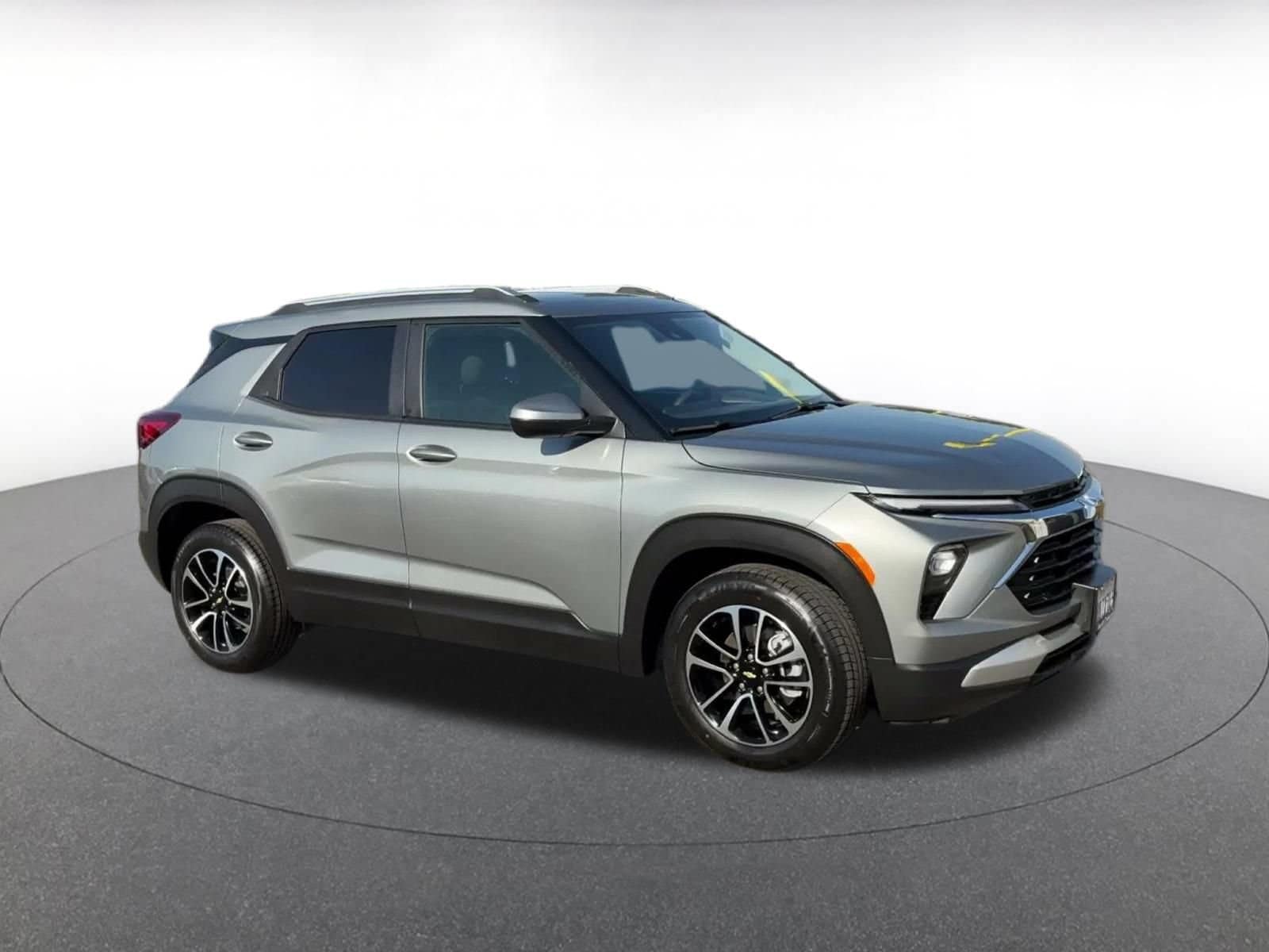 Thumbnail: 2025 Chevrolet TrailBlazer - 2