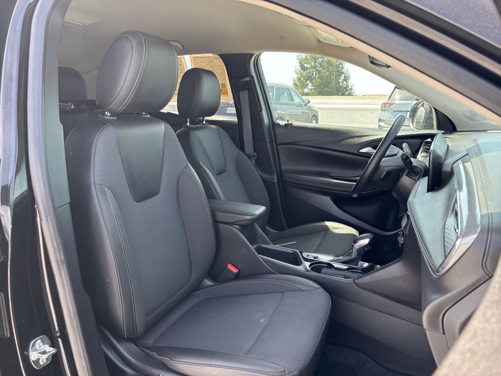 Thumbnail: 2025 Buick Encore GX - 35