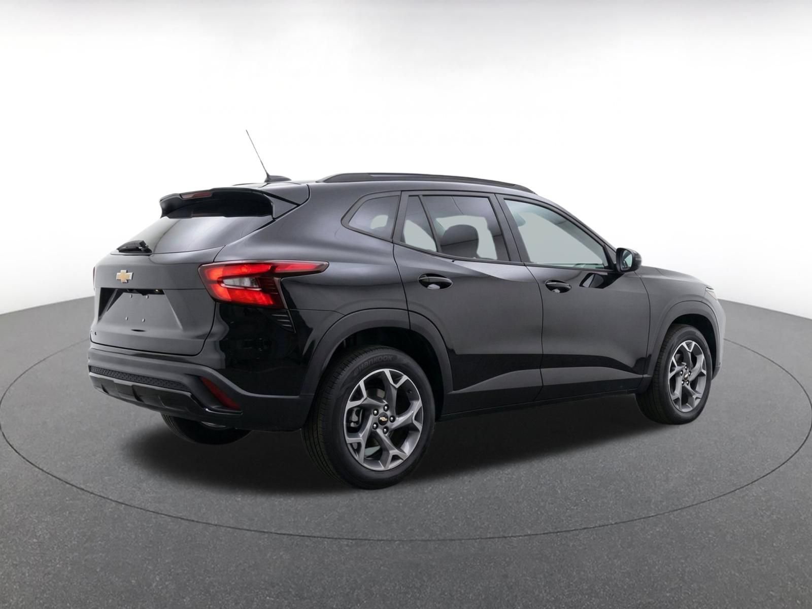 Thumbnail: 2025 Chevrolet Trax - 9
