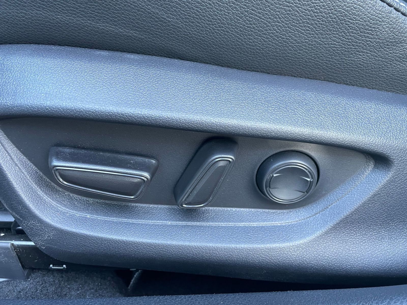 Thumbnail: 2025 Toyota Camry - 22