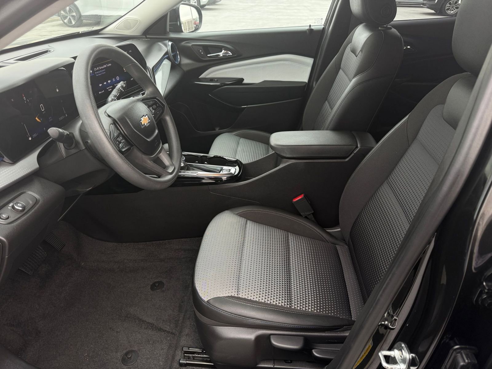 Thumbnail: 2025 Chevrolet Trax - 27