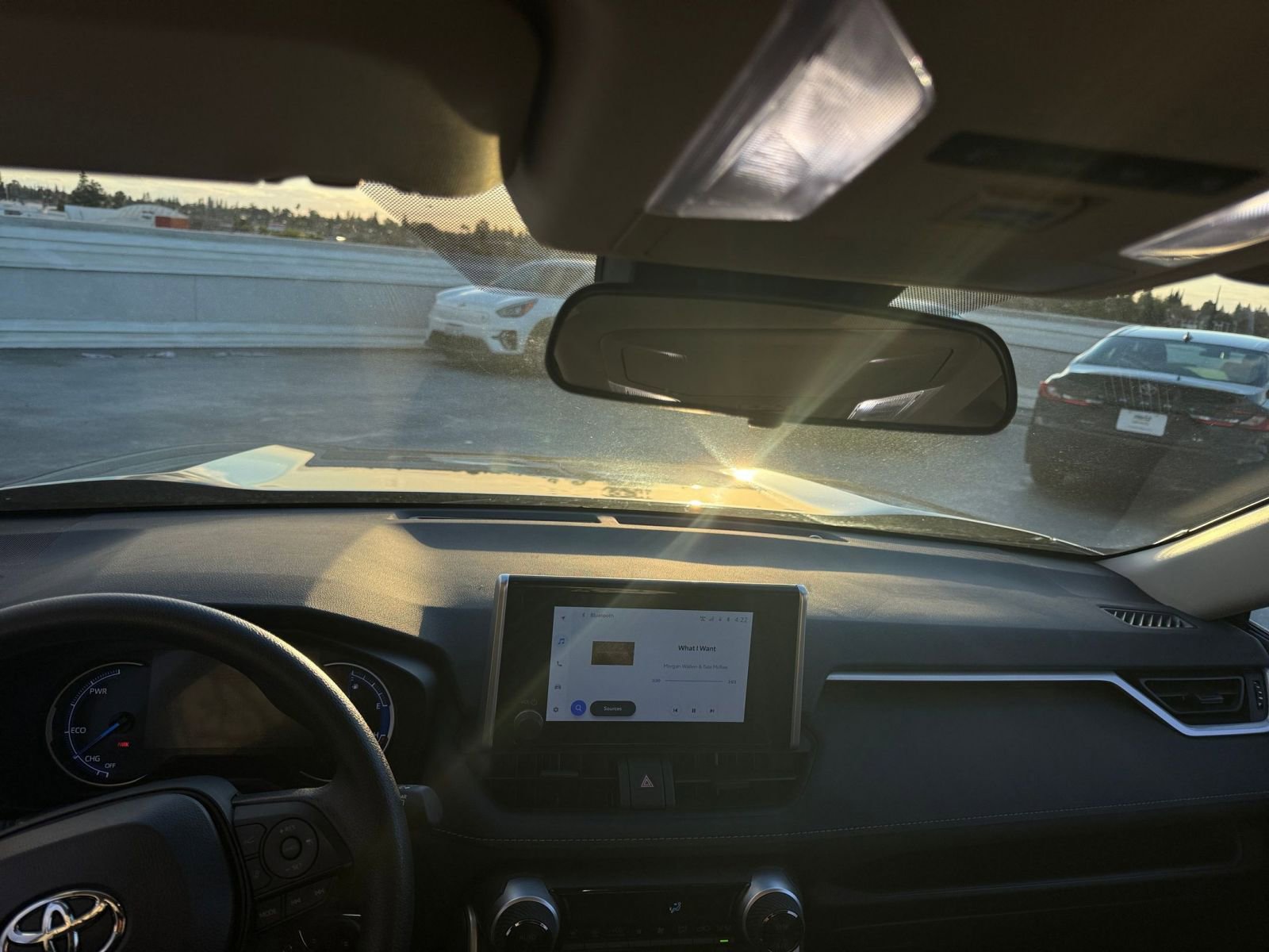 Thumbnail: 2025 Toyota RAV4 - 33