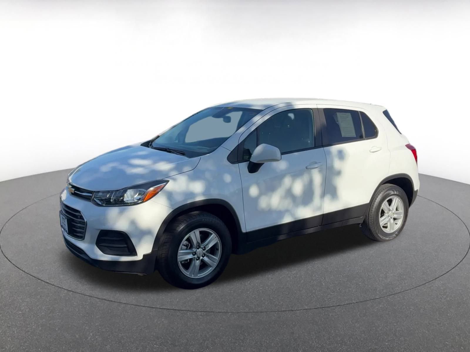 Thumbnail: 2022 Chevrolet Trax - 8