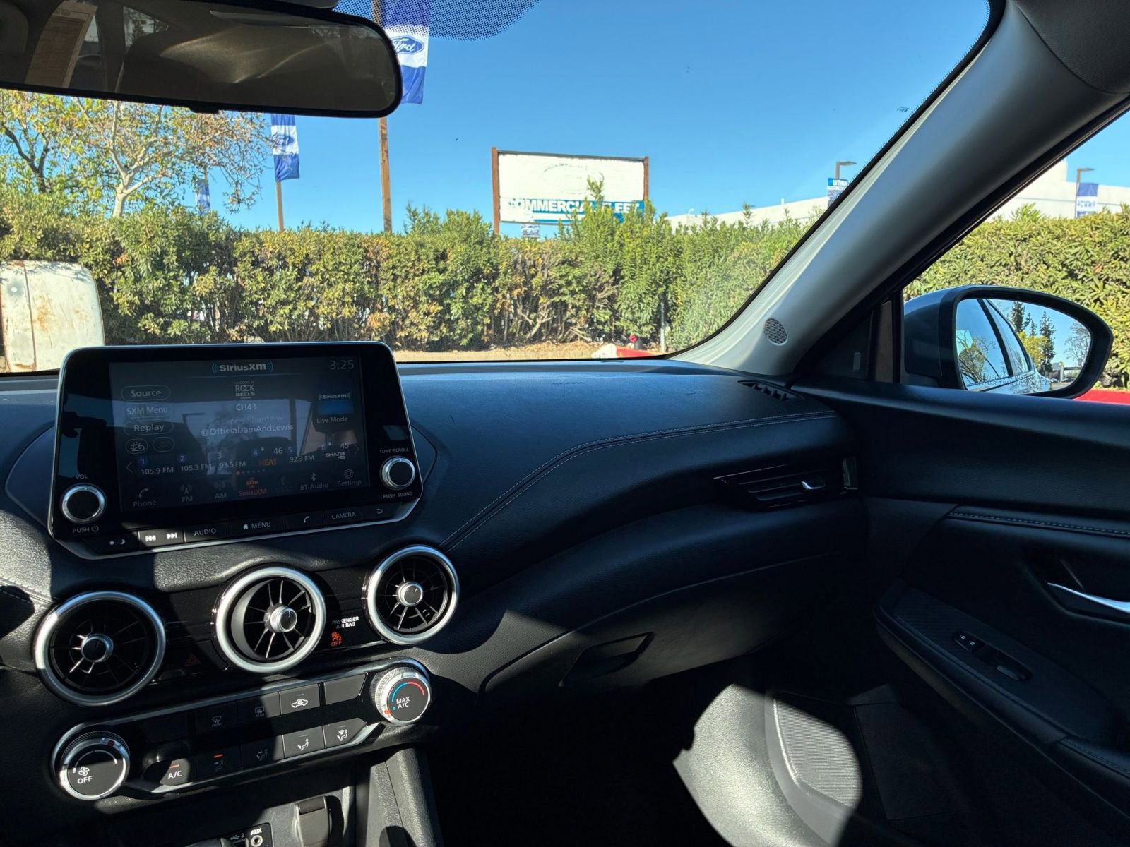 Thumbnail: 2025 Nissan Sentra - 33