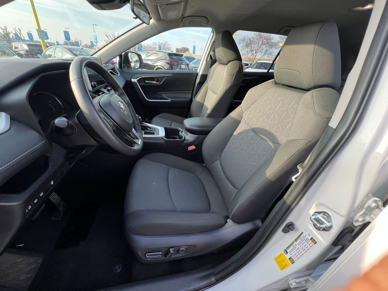 Thumbnail: 2025 Toyota RAV4 - 25