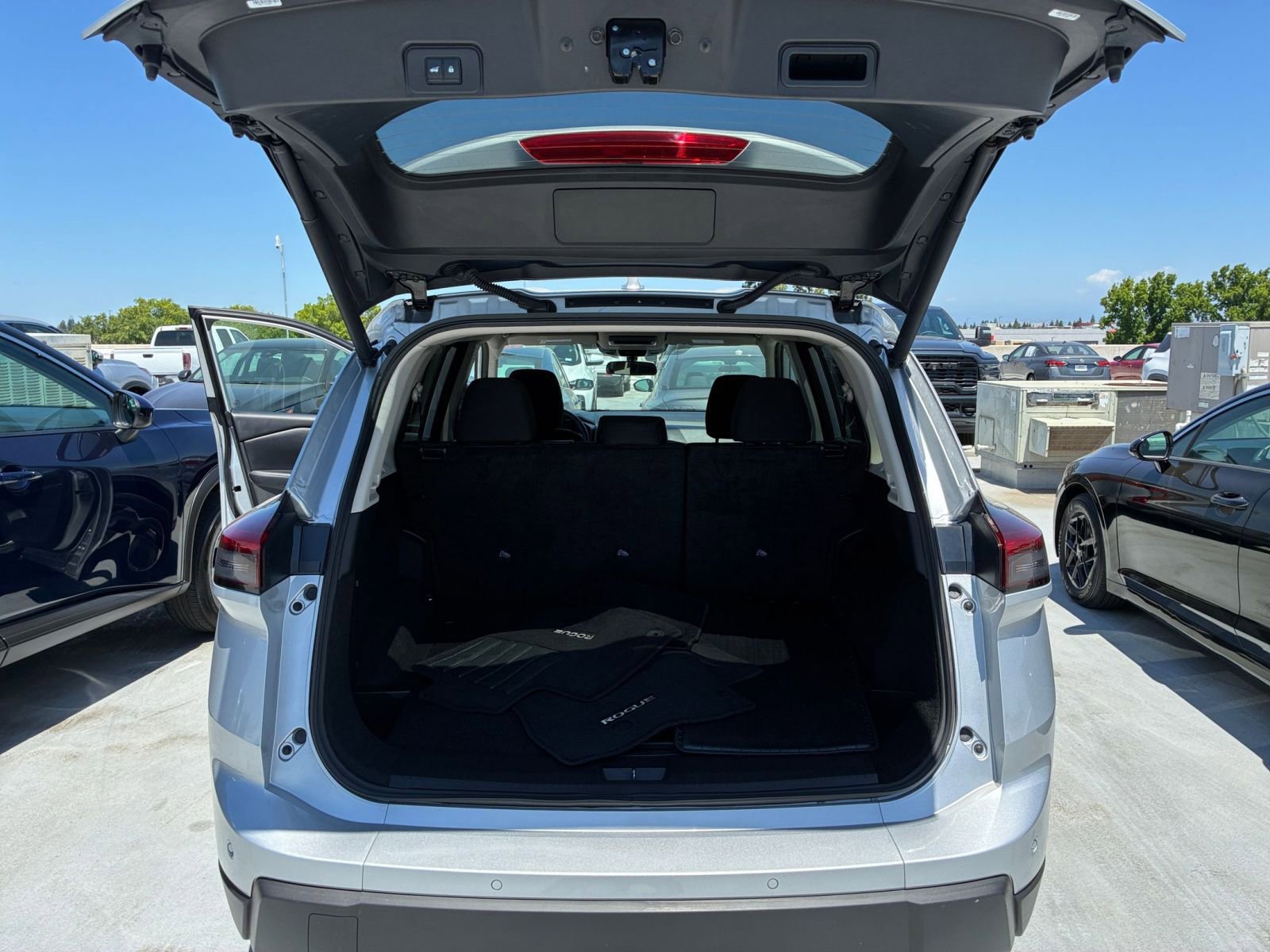 Thumbnail: 2025 Nissan Rogue - 33