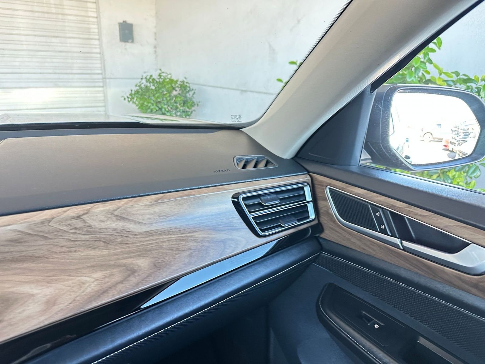 Thumbnail: 2024 Volkswagen Atlas - 35