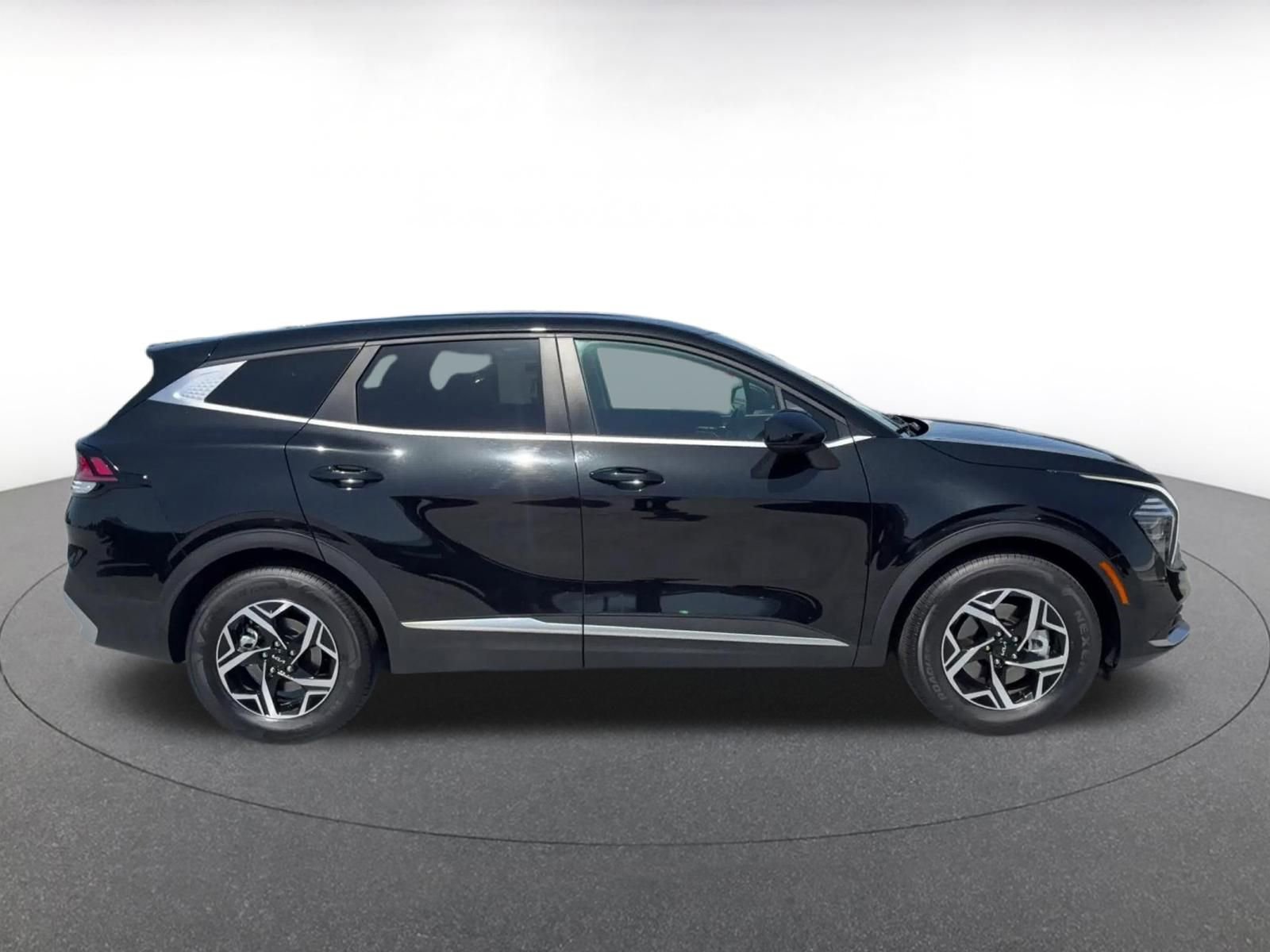 Thumbnail: 2025 Kia Sportage - 16