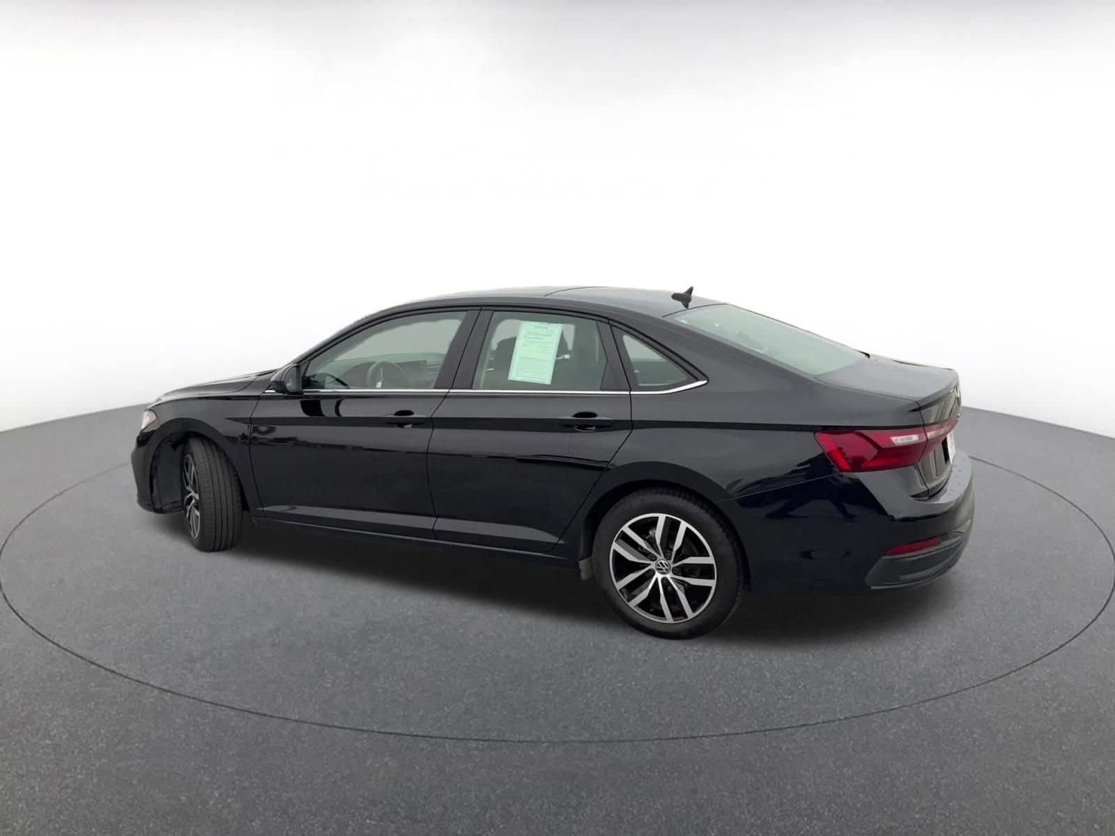 Thumbnail: 2025 Volkswagen Jetta - 10