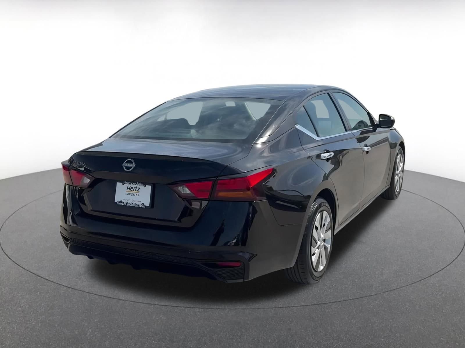 Thumbnail: 2023 Nissan Altima - 14