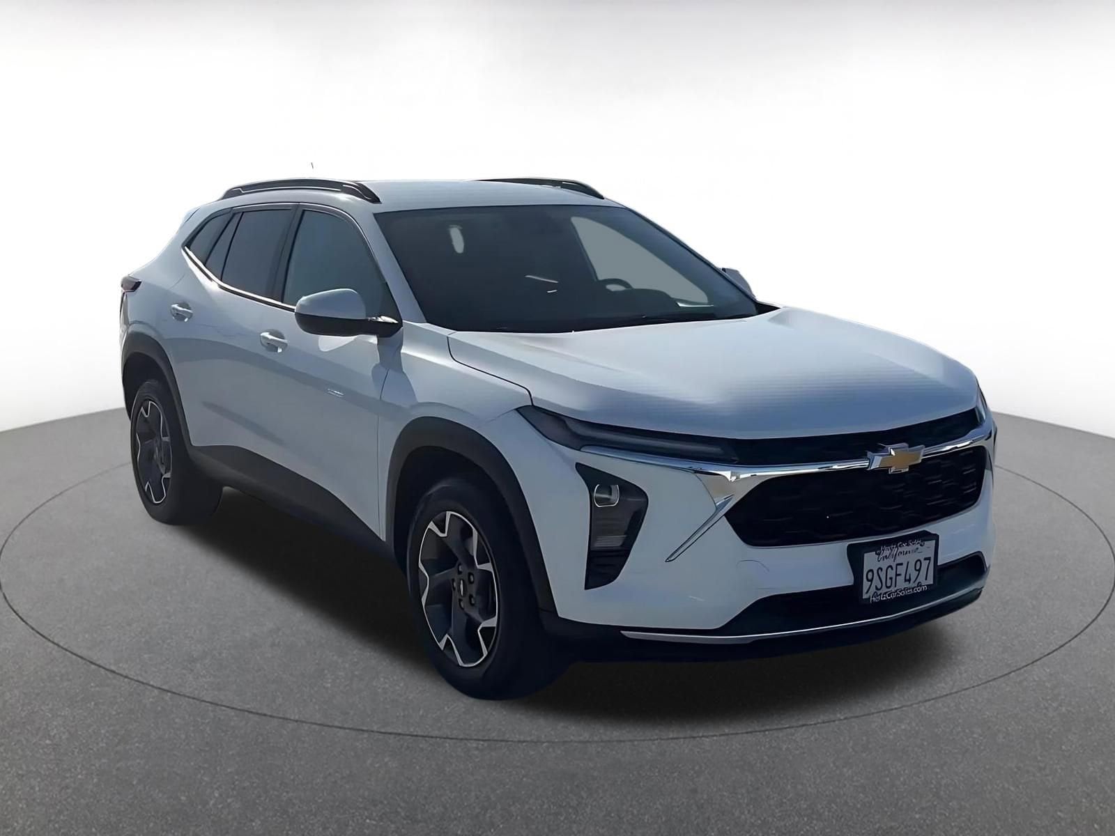 Thumbnail: 2025 Chevrolet Trax - 3