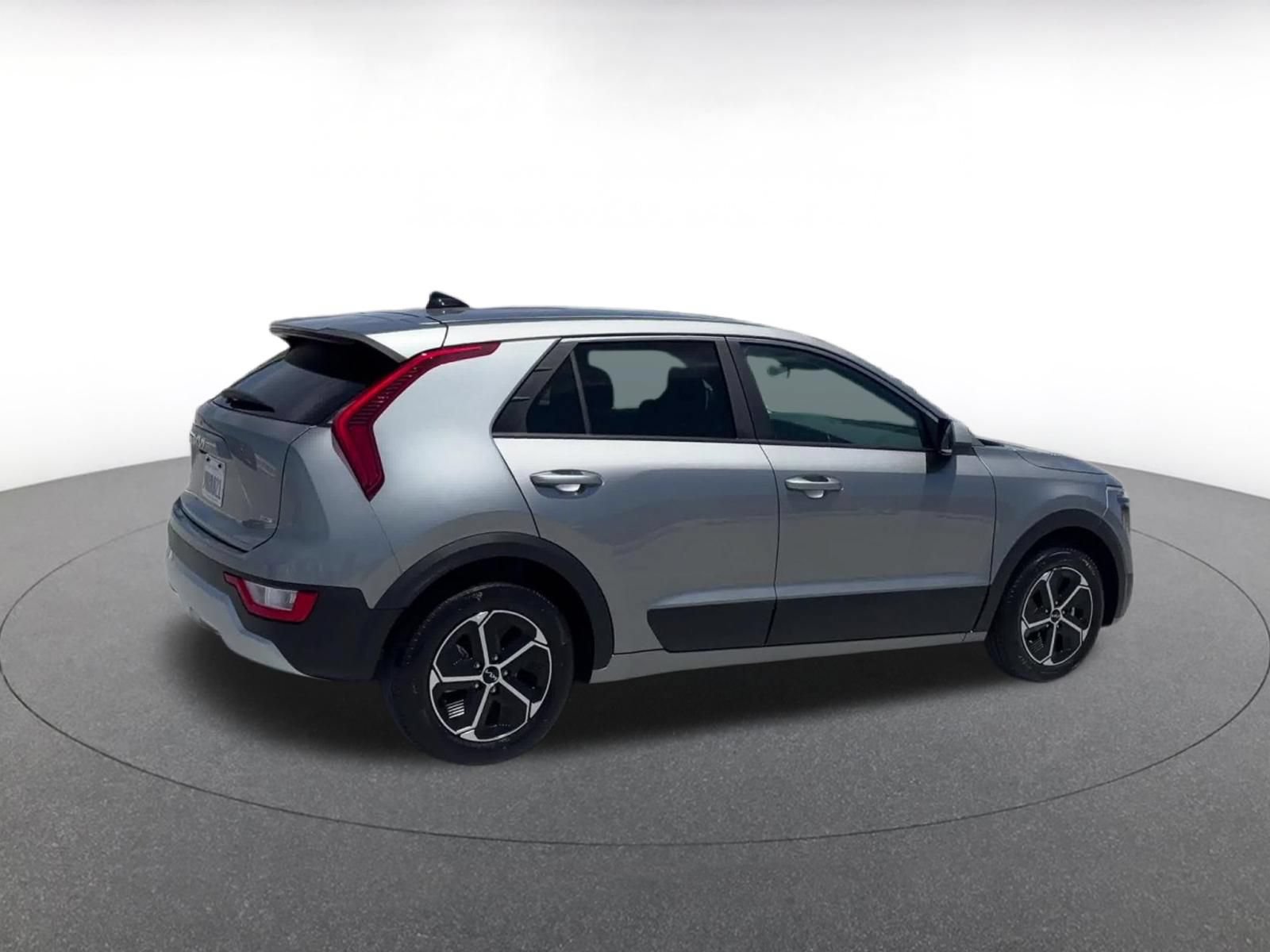 Thumbnail: 2026 Kia Niro - 15