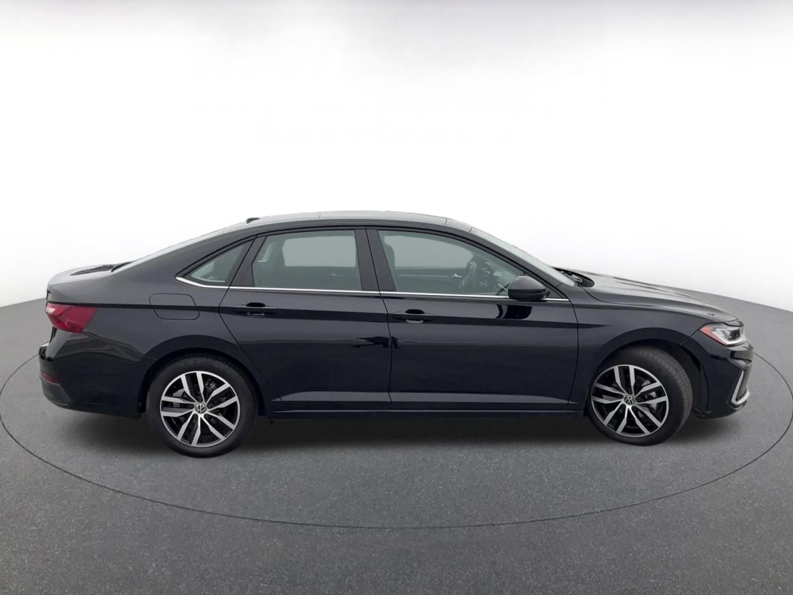 Thumbnail: 2025 Volkswagen Jetta - 16