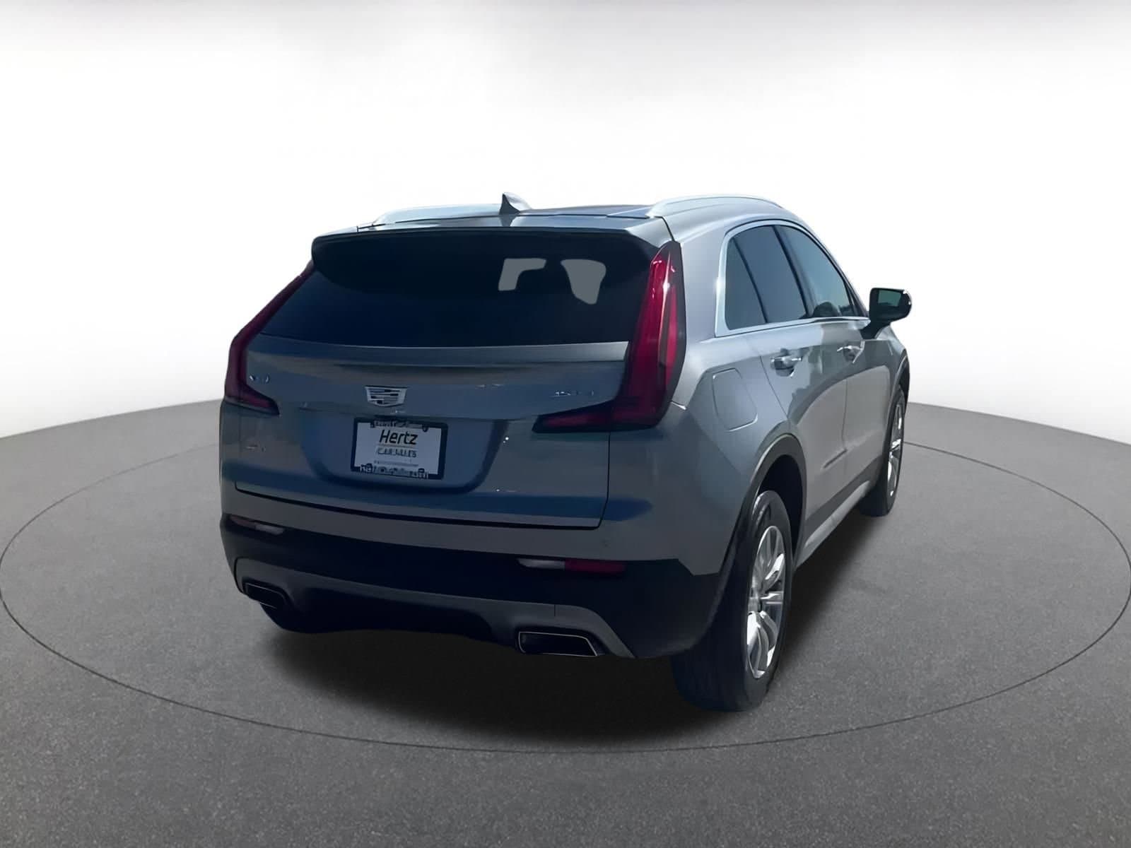 Thumbnail: 2023 Cadillac XT4 - 14