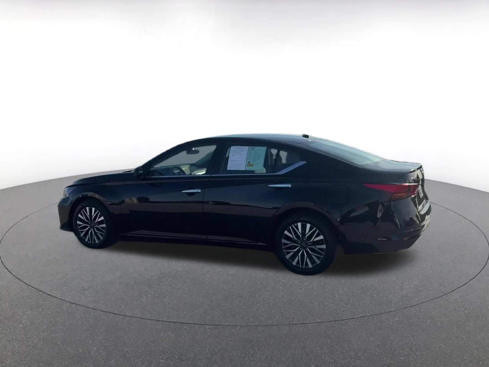 Thumbnail: 2025 Nissan Altima - 8