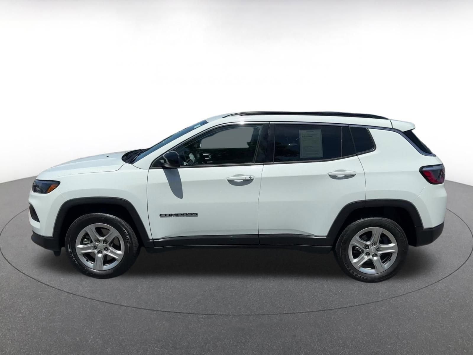 Thumbnail: 2023 Jeep Compass - 8