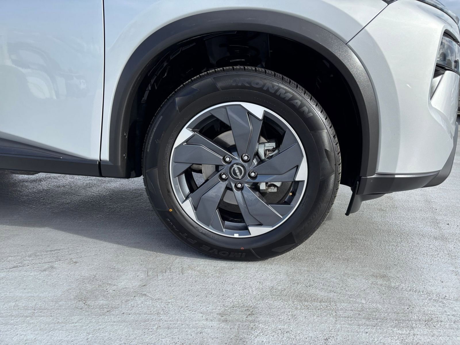 Thumbnail: 2025 Nissan Rogue - 32