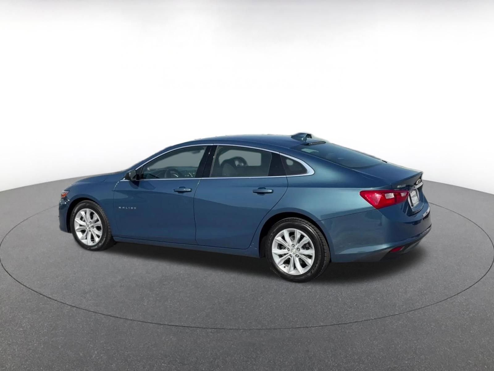 Thumbnail: 2024 Chevrolet Malibu - 10