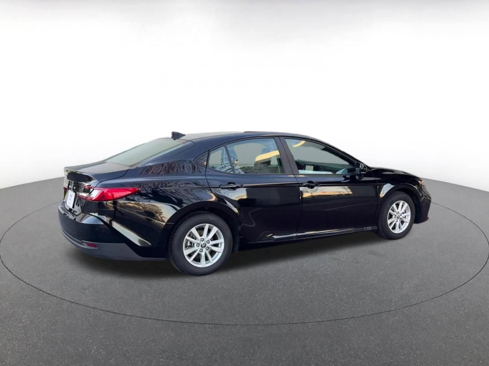 Thumbnail: 2025 Toyota Camry - 15