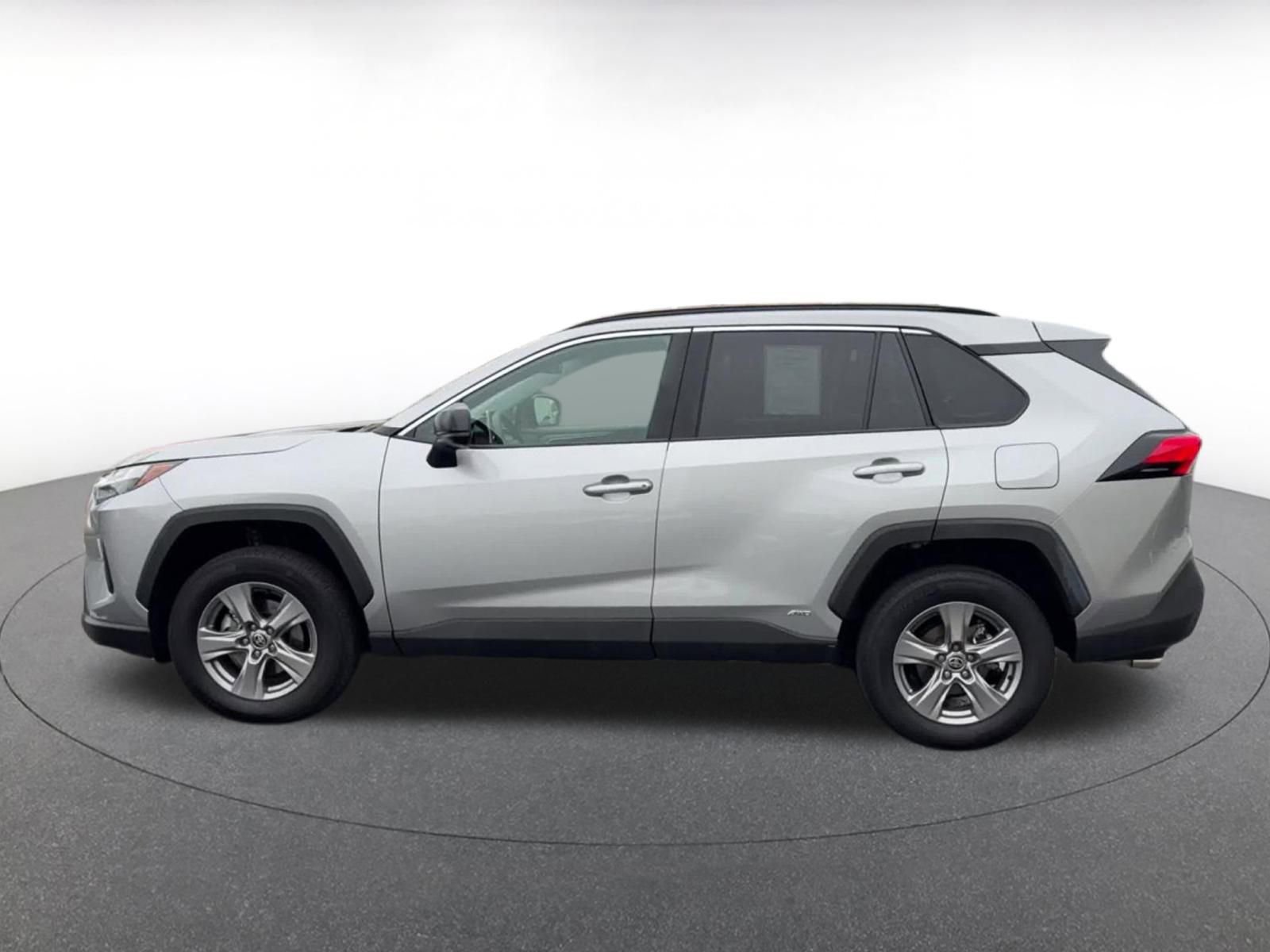 Thumbnail: 2025 Toyota RAV4 - 9