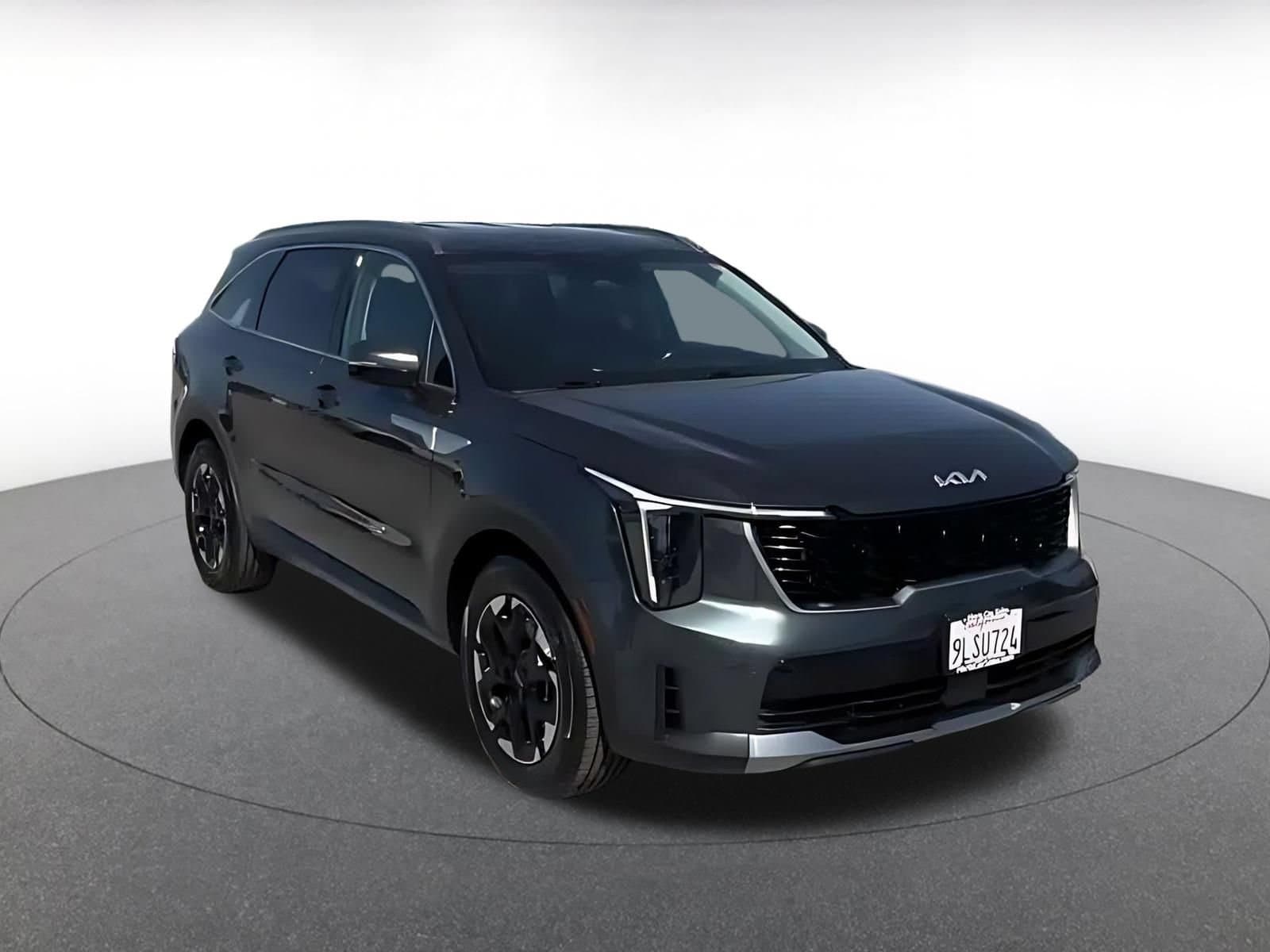 Thumbnail: 2024 Kia Sorento - 4