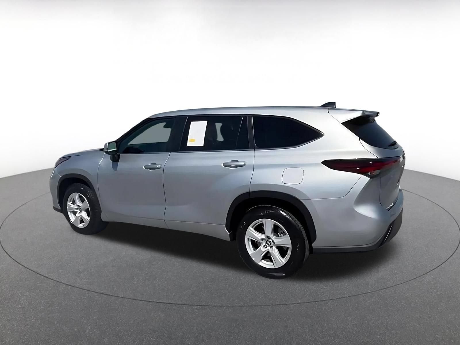 Thumbnail: 2025 Toyota Highlander - 10