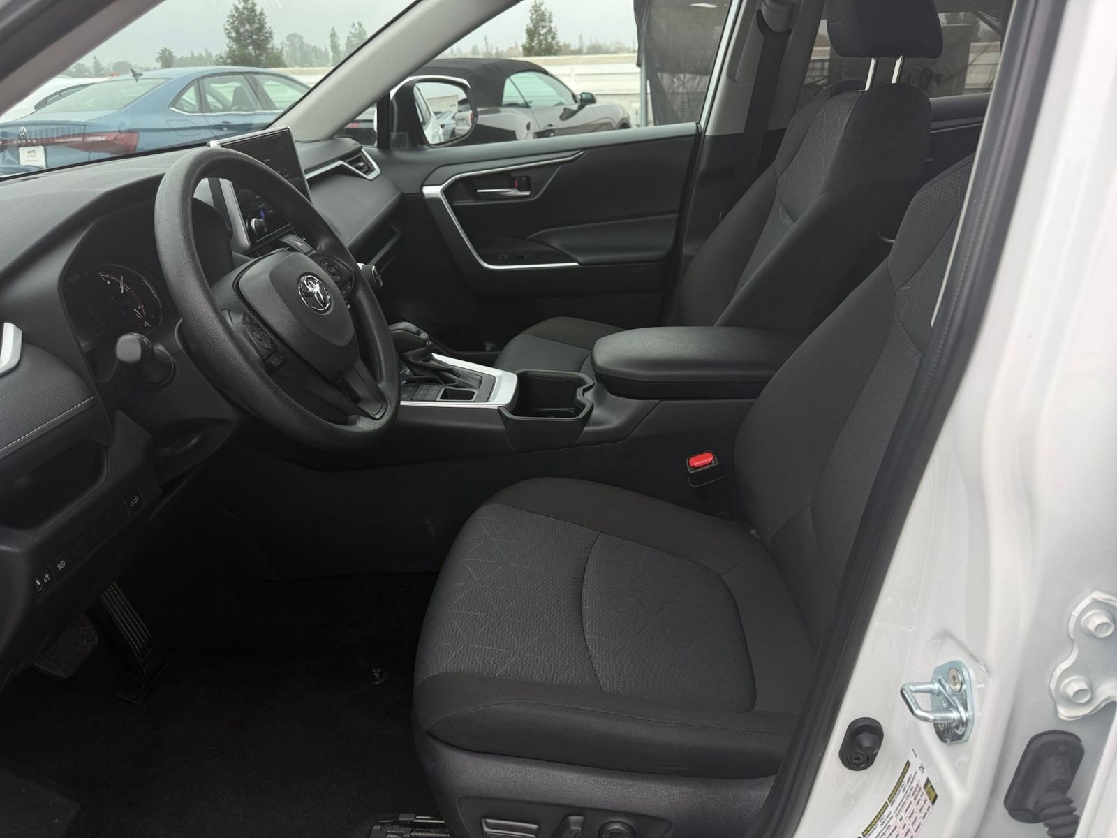 Thumbnail: 2025 Toyota RAV4 - 27