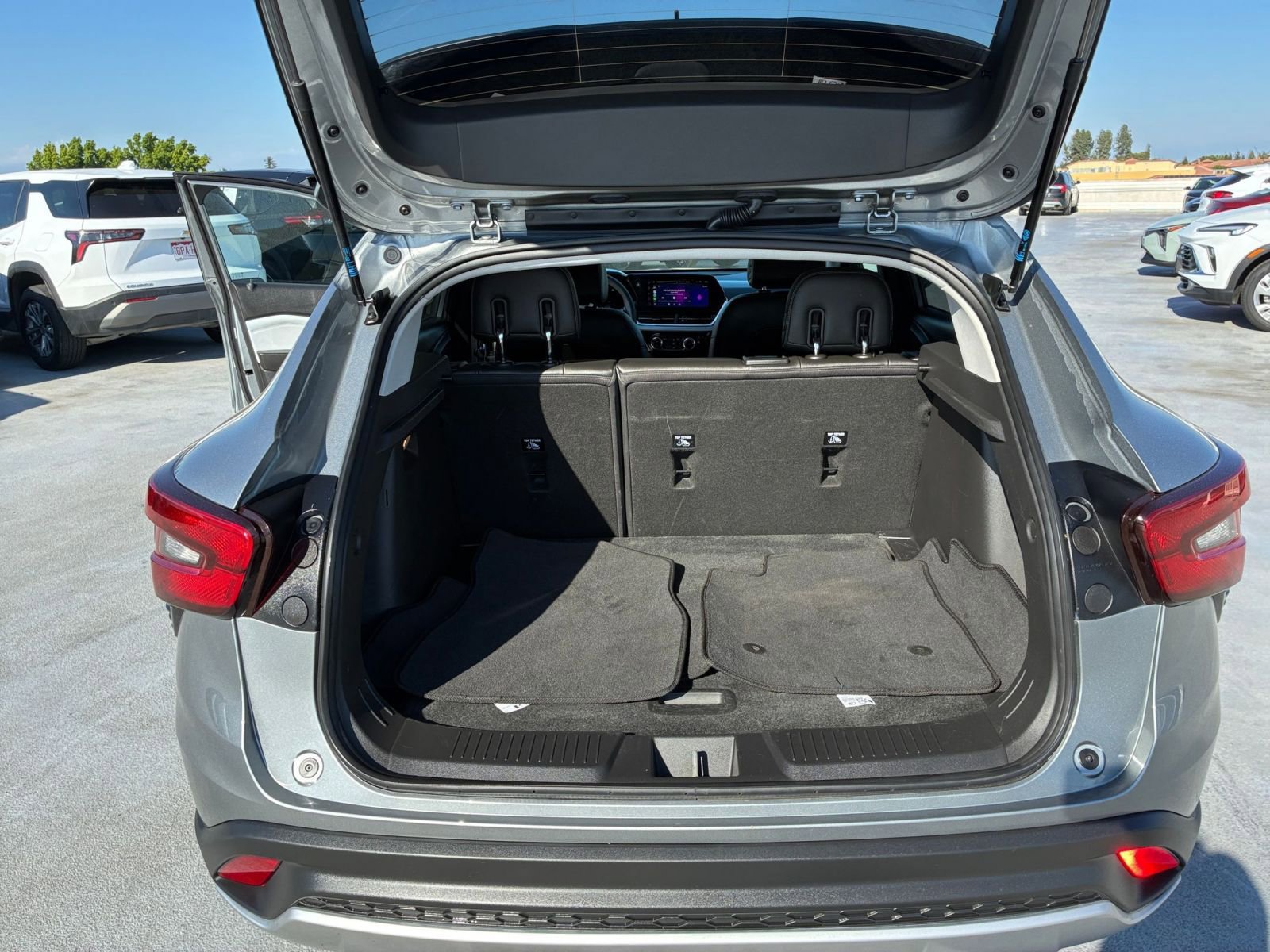 Thumbnail: 2025 Chevrolet Trax - 30